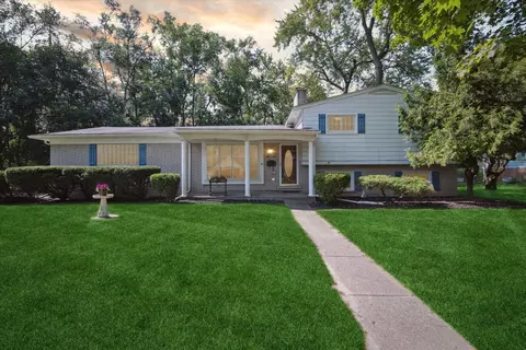 34037 Coventry Dr, Livonia, MI 48154