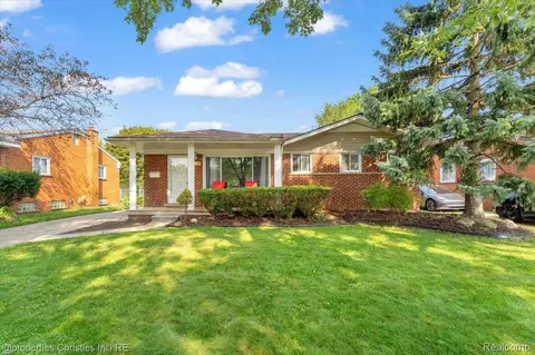 23300 Panama Ave, Warren, MI 48091