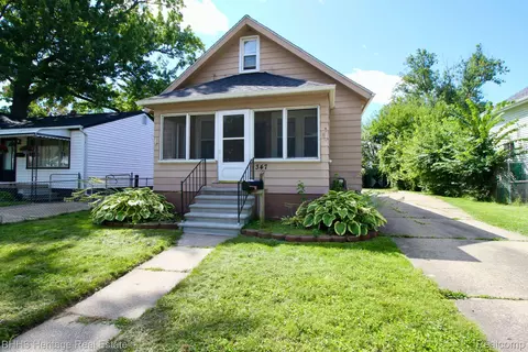 347 W Robert Ave, Hazel Park, MI 48030