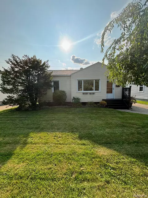26339 Hampden St, Madison Heights, MI 48071