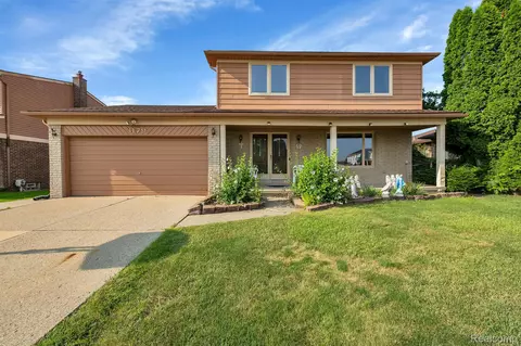 3179 Elmcrest Rd, Sterling Heights, MI 48310