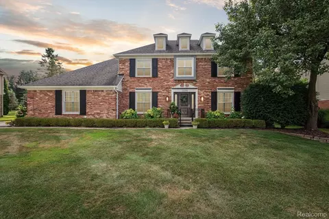 11191 Red Maple Dr, Plymouth, MI 48170