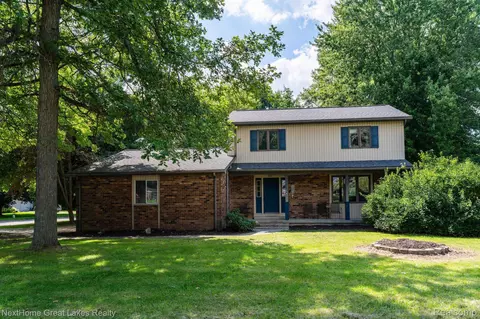 5364 Burwick Rd, Grand Blanc, MI 48439