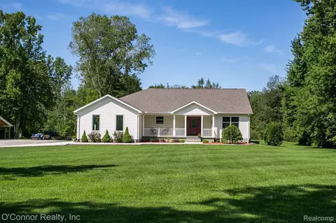 661 Pine River Rd, Kimball, MI 48074