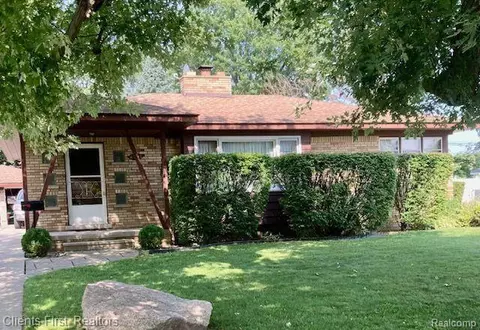 6897 Nightingale St, Dearborn Heights, MI 48127