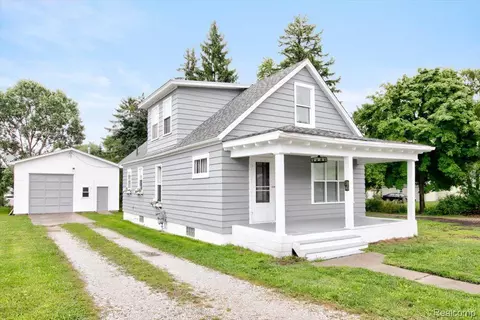 2011 Water St, Port Huron, MI 48060