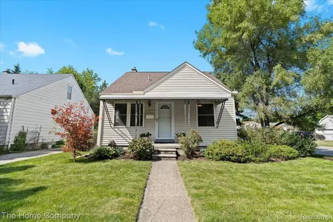 1545 E Chesterfield St, Ferndale, MI 48220