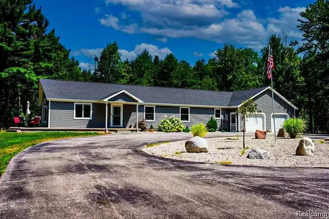 129 Riverside Dr, Beaverton, MI 48612