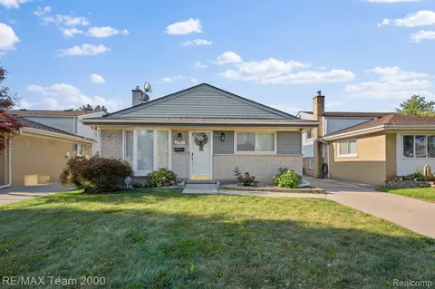 24417 Hanover St, Dearborn Heights, MI 48125