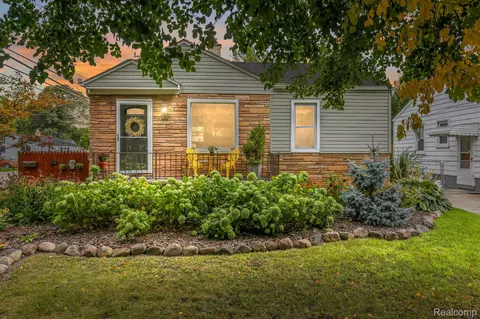 1403 Evelyn Ave, Hazel Park, MI 48030
