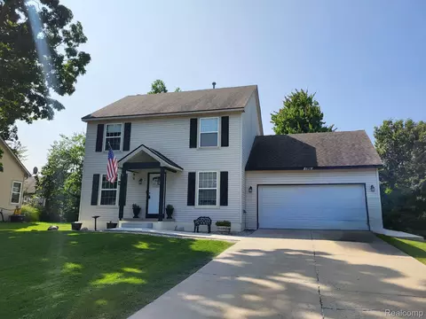 2608 Laurel Oak Dr, Oceola, MI 48855