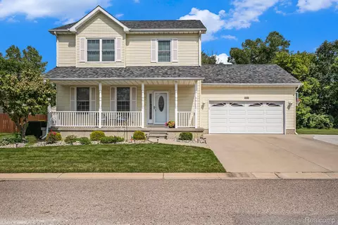 6106 Fountain View Dr, Mundy, MI 48473