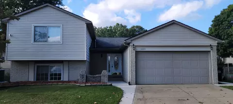9633 Sil St, Taylor, MI 48180