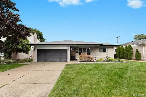34654 Greentrees Rd, Sterling Heights, MI 48312