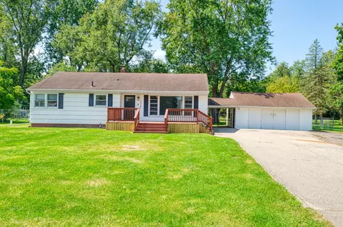 1512 Amy St, Burton, MI 48509