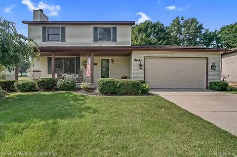 3649 Loon Lake Rd, Wixom, MI 48393