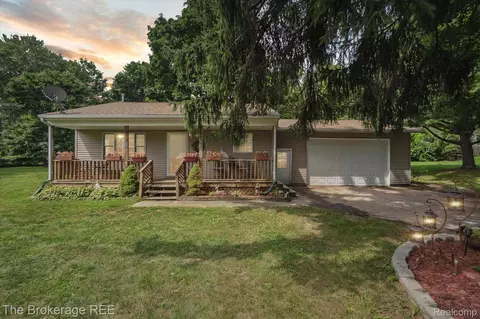 3880 Pleasant St, Dryden, MI 48428