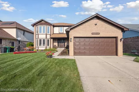48634 Presidential Dr, Macomb, MI 48044