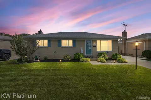 27742 Belanger St, Roseville, MI 48066