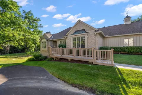 2401 Hickory Glen Dr, Bloomfield Hills, MI 48304