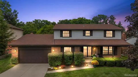 3280 Palm Aire Crt Ct, Rochester Hills, MI 48309