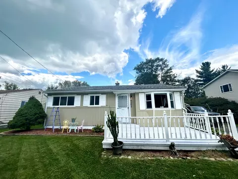 4202 Bristolwood Dr, Flint, MI 48507