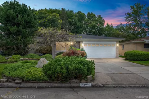 35460 Young Dr, Clinton Township, MI 48035