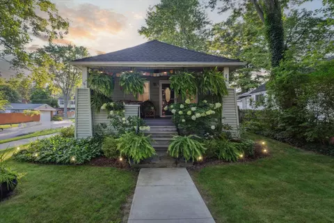 226 N Gainsborough Ave, Royal Oak, MI 48067