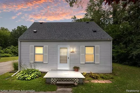 28335 Eton St, Westland, MI 48186