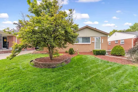 23668 Filmore St, Taylor, MI 48180