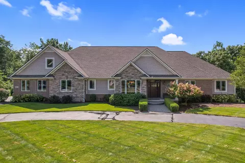 2382 Woodvale Trl, Brighton, MI 48114