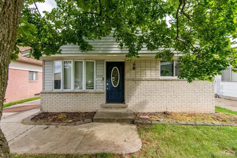 33714 Somerset St, Westland, MI 48186