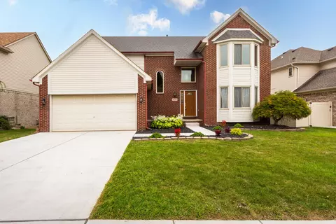 24787 Jennifer Dr, Brownstown, MI 48134