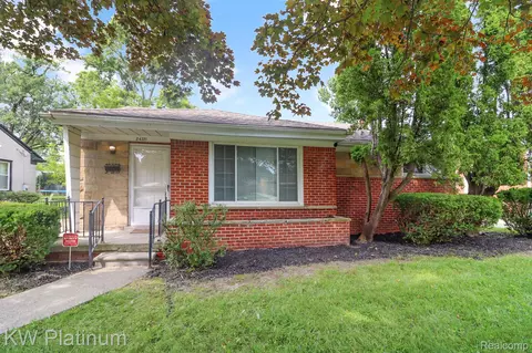 24721 Gardner St, Oak Park, MI 48237