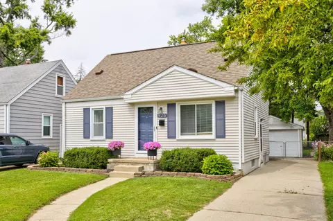 925 Bauman Ave, Royal Oak, MI 48073