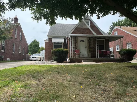 21119 Redmond Ave, Eastpointe, MI 48021