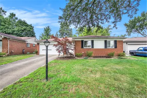 14143 Blue Skies St, Livonia, MI 48154
