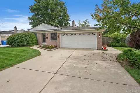27342 Sutherland Dr, Warren, MI 48088