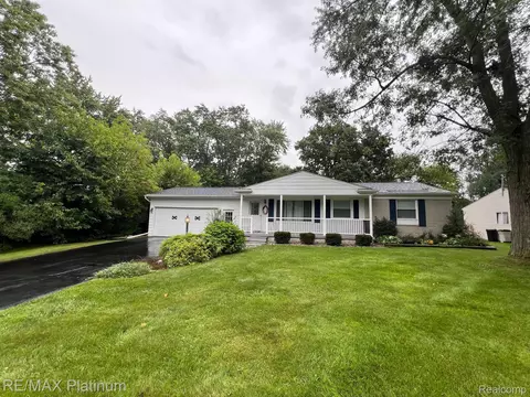 4433 Bristolwood Dr, Flint, MI 48507