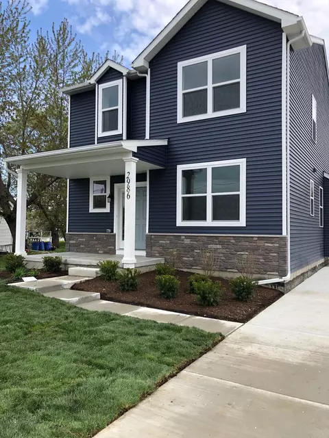 2986 Iowa Dr, Troy, MI 48083
