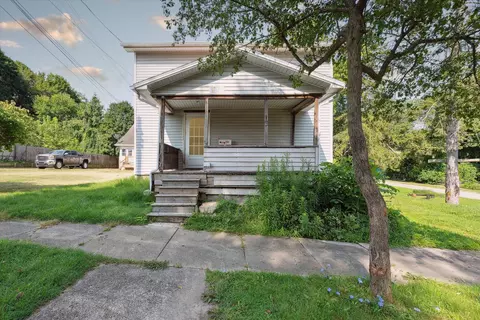 1341 Emerson St, Lansing, MI 48906
