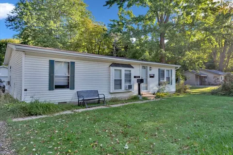 6210 Marlette St, Marlette, MI 48453