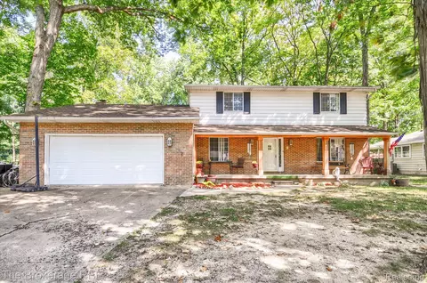 2244 Hermitage Dr, Davison, MI 48423