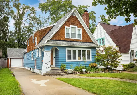 740 W Cambourne St, Ferndale, MI 48220