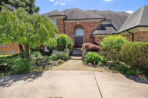 5573 Silver Pond, West Bloomfield, MI 48322