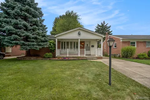 25338 Filmore St, Taylor, MI 48180
