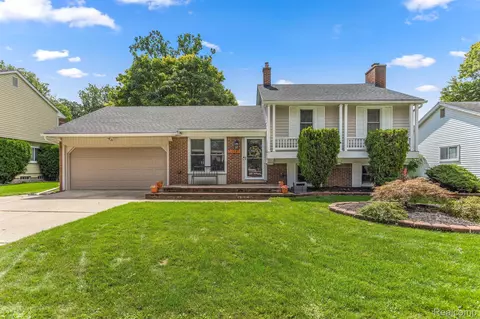 34843 Lyndon St, Livonia, MI 48154