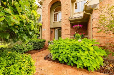 34685 Button Crt Ct, Farmington Hills, MI 48331
