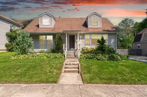 303 Bristol St S, Almont, MI 48003