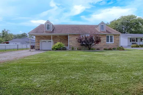 6172 Custer St, South Rockwood, MI 48179